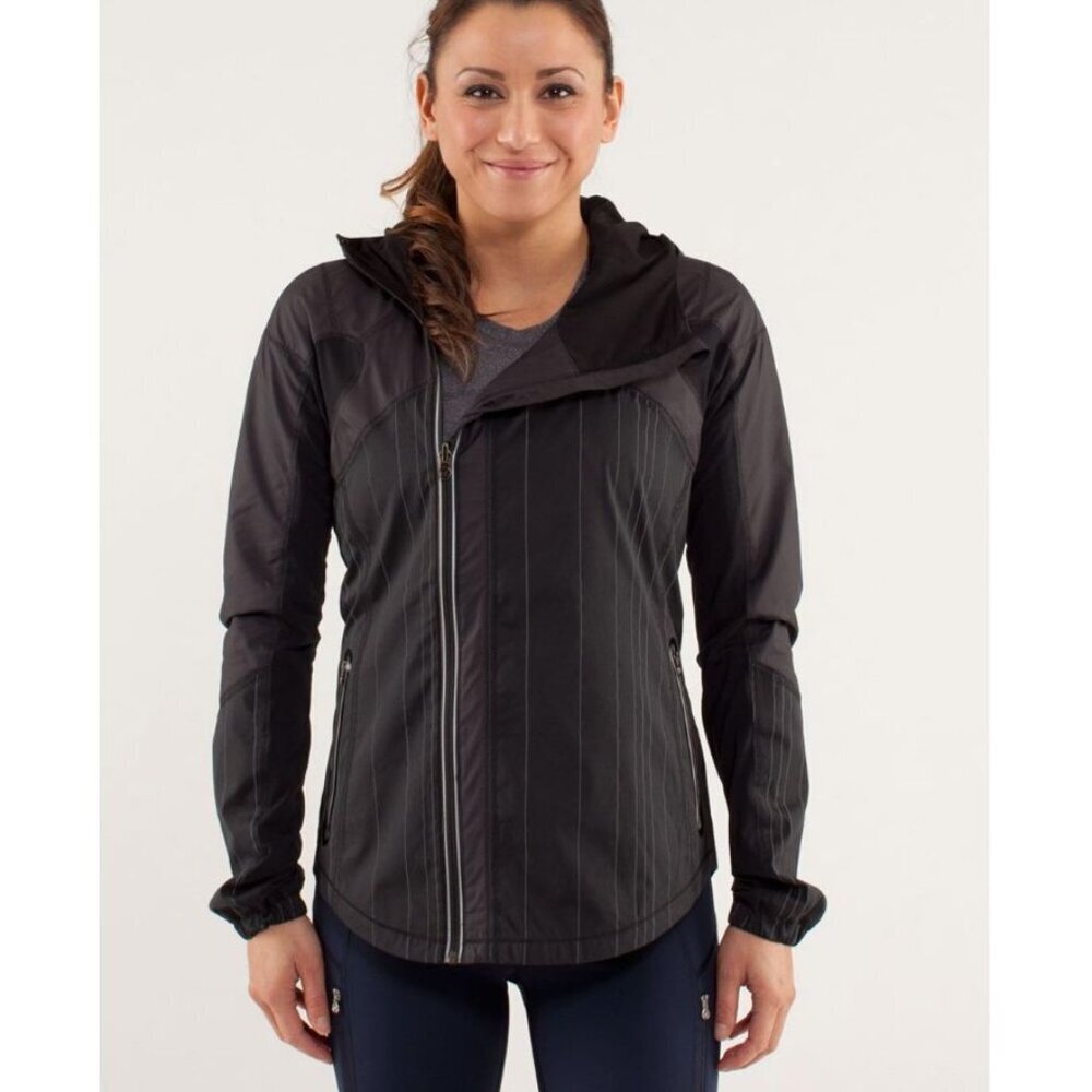Lululemon Run: Get Up And Glow Jacket *Reflective 360 Black Size 8 Vintage